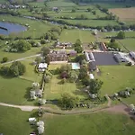 Vavasour At The Red House Estate